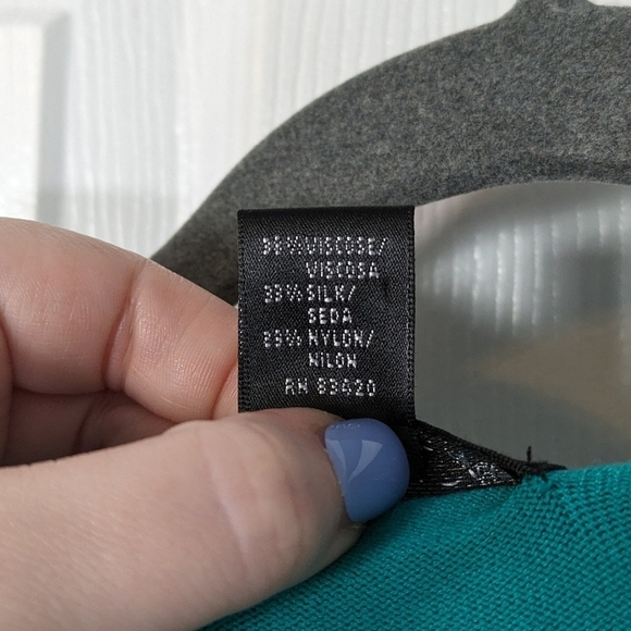 Silk‎ Embellished Neckline Kelly Green 3/4 Sleeve Top from August Silk Size S - Picture 6 of 6